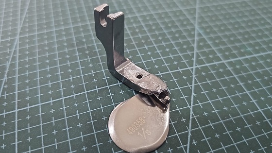 PRENSATELA RECTA CON DOBLADILLADOR